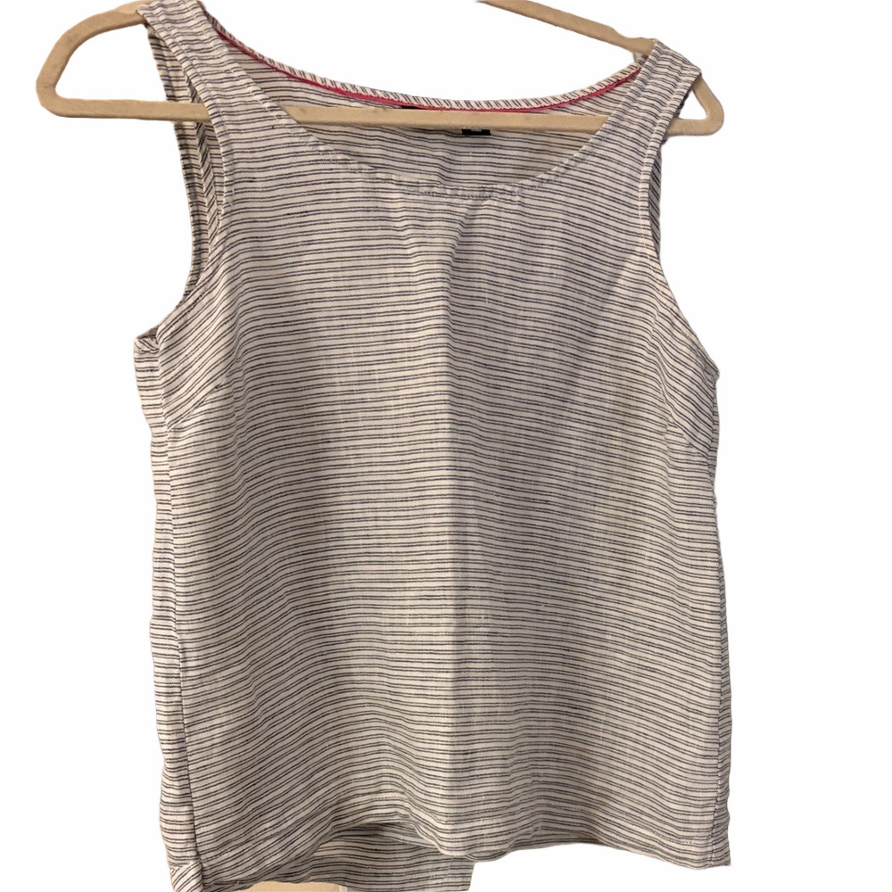 Lightweight linen scoop neck classic navy and white summer pin-stripe top.
S